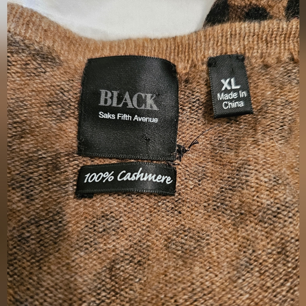 Saks Fifth Avenue Cashmere XL - Picture 6 of 10